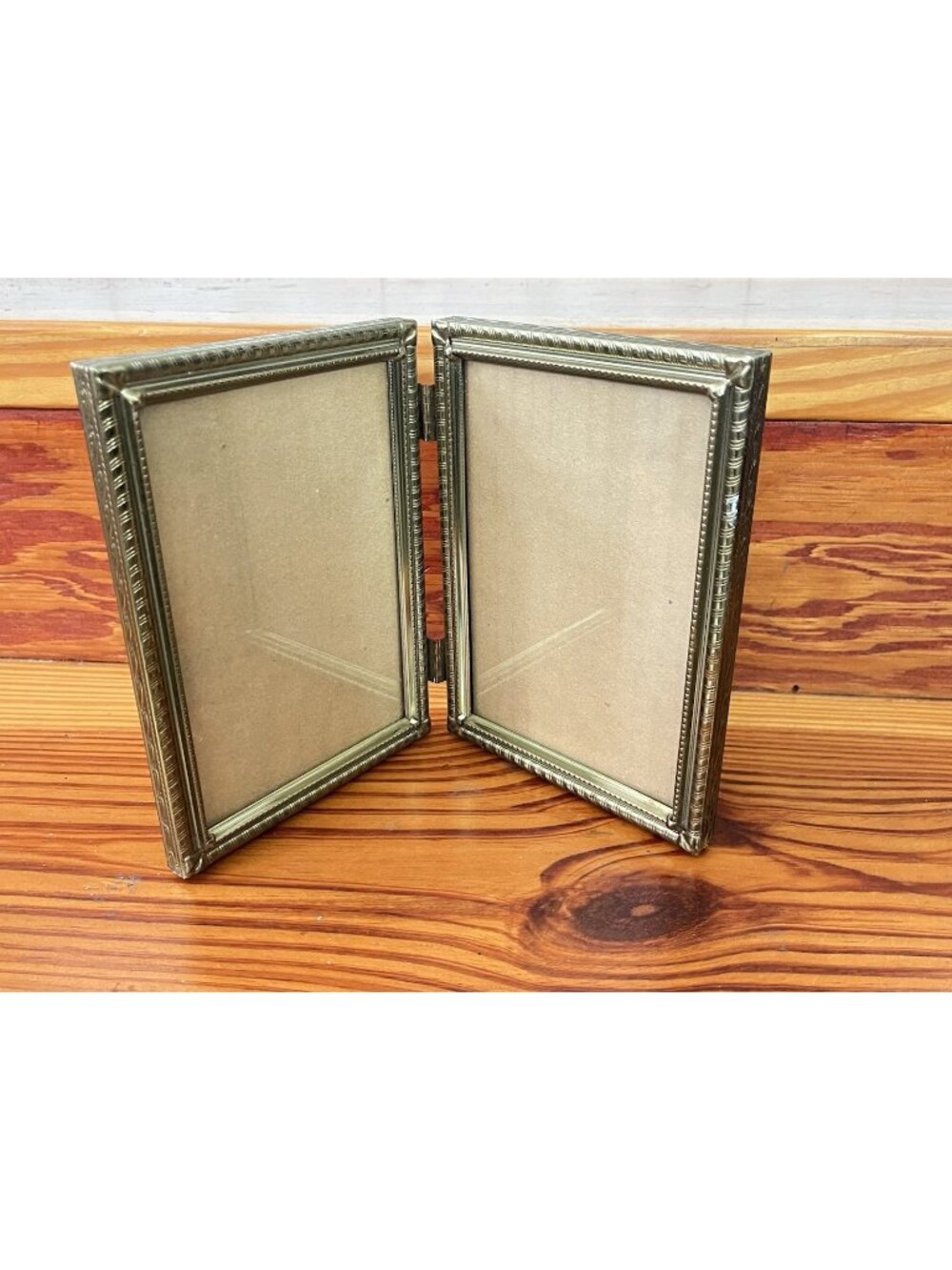 VTG Photo Frame Gold Tone Etched Metal Hinged Double Picture Bi Fold For 4”x6”